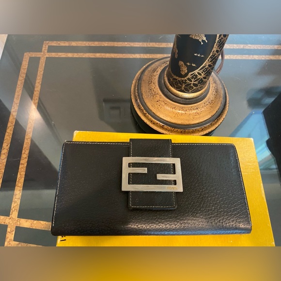 FENDI PREOWNED Vintage BLACK LEATHER WALLET - Picture 1 of 12